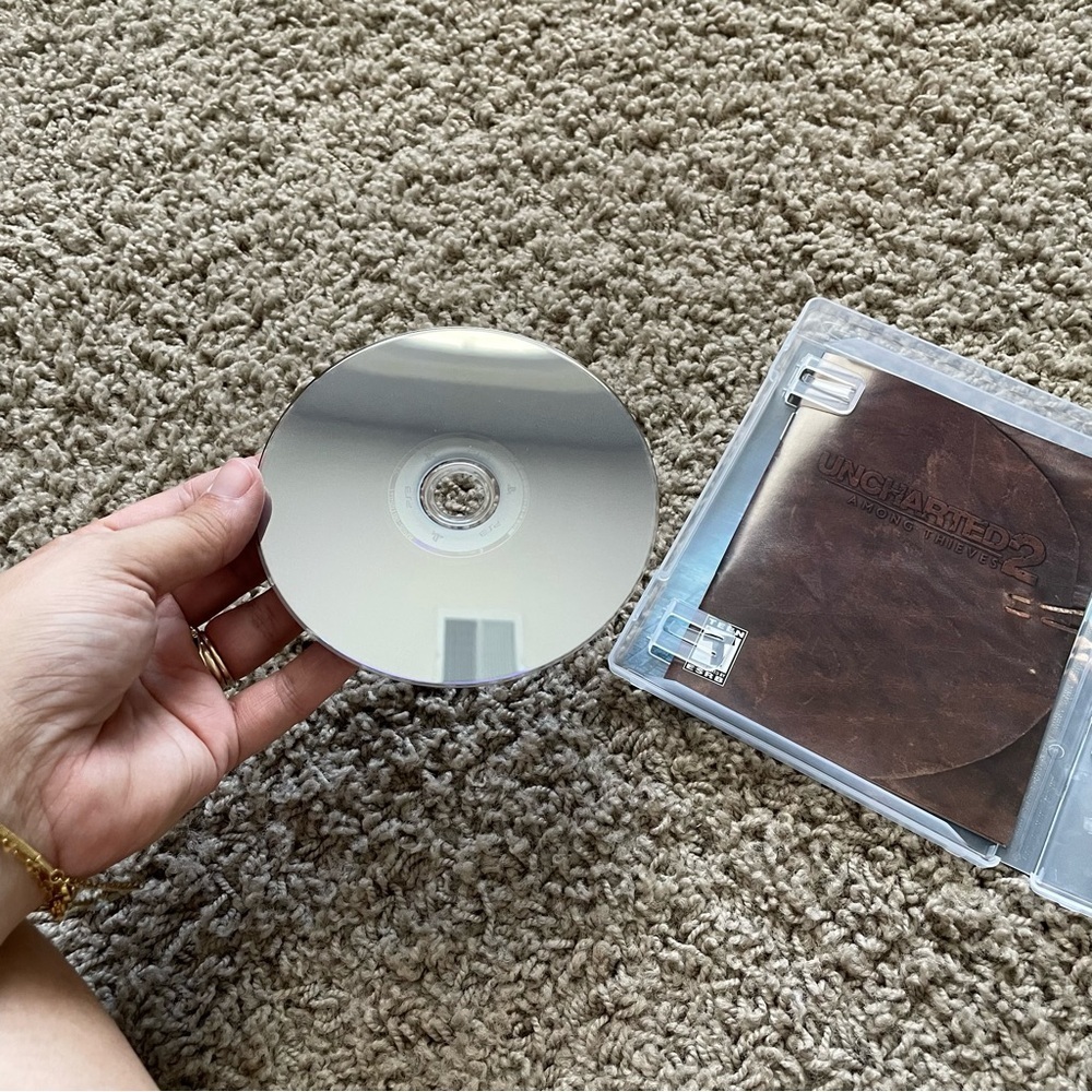 PS3 Uncharted 2 Among Thieves video game - Picture 5 of 5